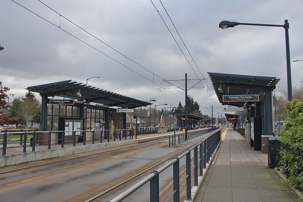 Southbound view of Columbia City light rail platform.